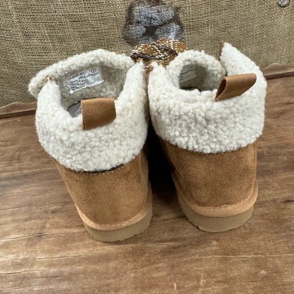 NIB, Moccasin, Sherpa Interior, faux Suede , Style: Cherilyn, Very G, Brown - Picture 4 of 6